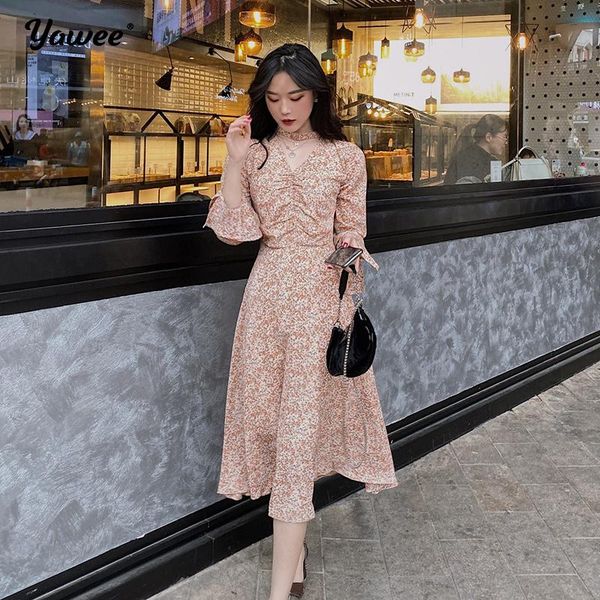 casual dresses 2021 summer dress women floral print ruffles long chiffon boho style beach sundress short sleeve wrapped maxi party, Black;gray
casual dresses 2021 summer dress women floral print ruffles long chiffon boho style beach sundress short sleeve wrapped maxi party, Black;gray