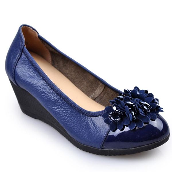 dress shoes spring and autumn leather with beaded mother soft bottom middle-aged elderly casual women's, Black
dress shoes spring and autumn leather with beaded mother soft bottom middle-aged elderly casual women's, Black
