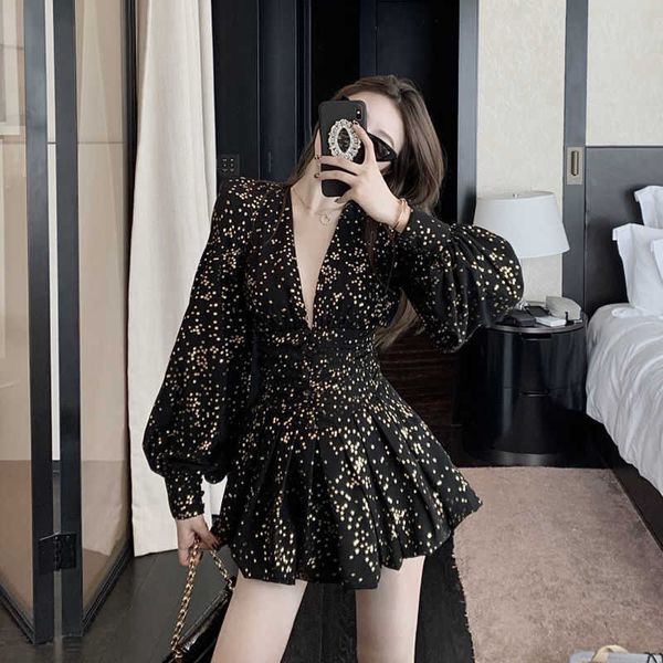 casual dresses black starry sky printed ancient design long sleeve retro elegant short skirt fall deep v-neck plus size, Black;gray
casual dresses black starry sky printed ancient design long sleeve retro elegant short skirt fall deep v-neck plus size, Black;gray
