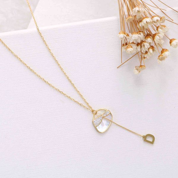 2021 new designer display titanium steel family horseshoe saddle bag fritillaria clavicle chain letter thin necklace advanced feeling, Silver
2021 new designer display titanium steel family horseshoe saddle bag fritillaria clavicle chain letter thin necklace advanced feeling, Silver