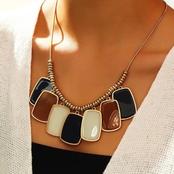 chokers boho retro exaggerated square pendant necklaces female golden beads chain big wafer necklace for women statement jewelry, Golden;silver
chokers boho retro exaggerated square pendant necklaces female golden beads chain big wafer necklace for women statement jewelry, Golden;silver