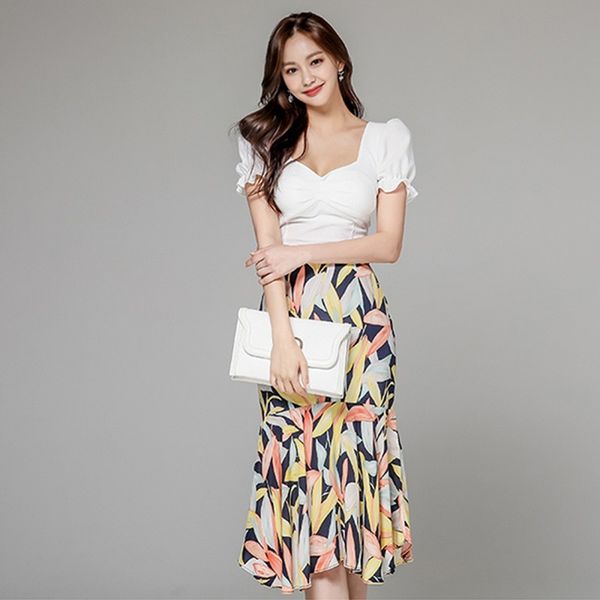 elegant ladies 2 piece set autumn women puff sleeve v-neck work shirt + high waist mermaid printing skirt sets 210514, White
elegant ladies 2 piece set autumn women puff sleeve v-neck work shirt + high waist mermaid printing skirt sets 210514, White