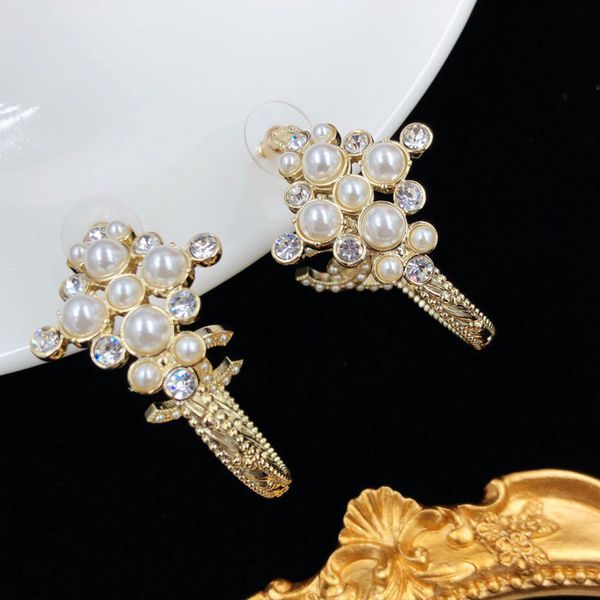 ( 925 silver needle asymmetric pearl diamond inlaid small c-style earrings temperament celebrity luxurys designers jewelry, Golden;silver
( 925 silver needle asymmetric pearl diamond inlaid small c-style earrings temperament celebrity luxurys designers jewelry, Golden;silver