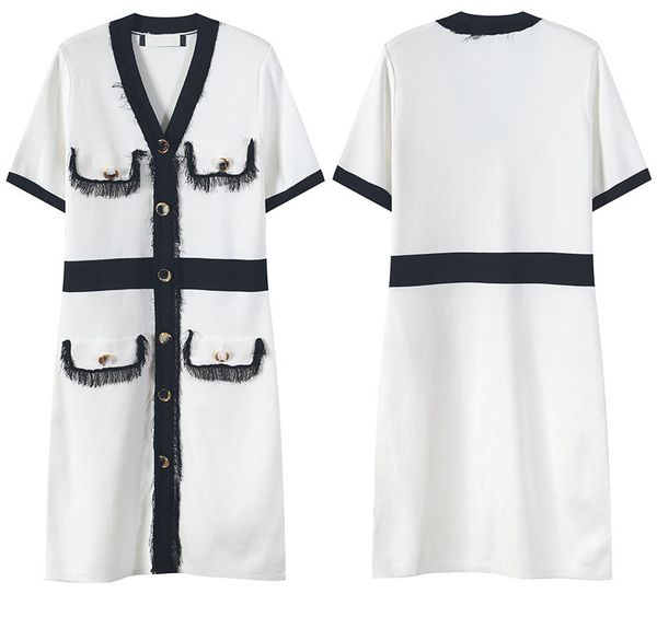 604 2021 runway dress spring summer dress brand same style empire short sleeve v neck kint long skirt flora print yl, Black
604 2021 runway dress spring summer dress brand same style empire short sleeve v neck kint long skirt flora print yl, Black