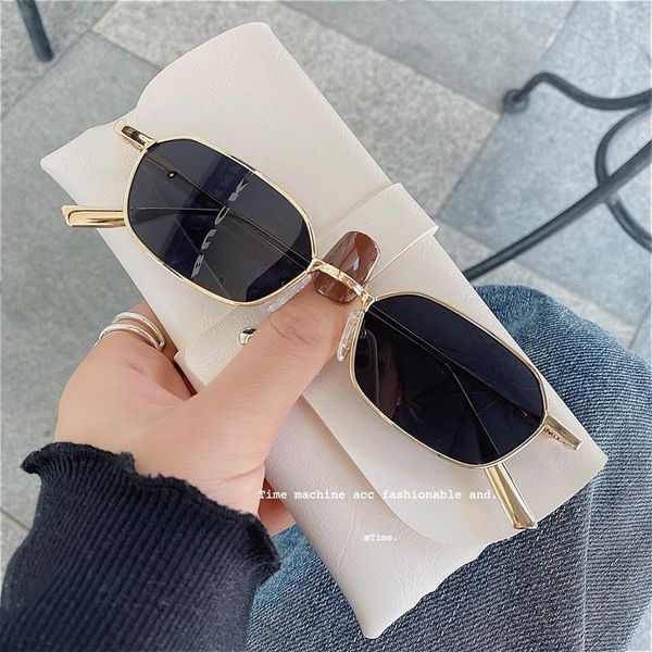 sunglasses internet celebrity uv-proof men's and women's big face small personality street s metal frame, White;black
sunglasses internet celebrity uv-proof men's and women's big face small personality street s metal frame, White;black