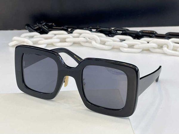 sunglasses for men and women summer style anti-ultraviolet 0780 retro shield lens plate square full frame fashion eyeglasses random box, White;black
sunglasses for men and women summer style anti-ultraviolet 0780 retro shield lens plate square full frame fashion eyeglasses random box, White;black