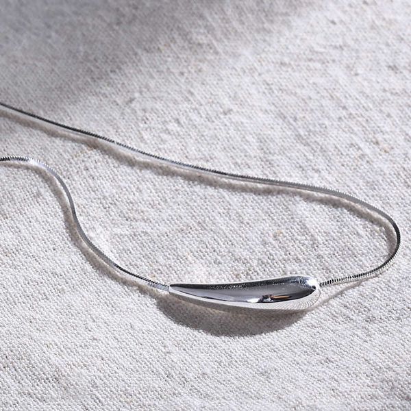 s925 sterling sier collarbone chain small eggplant pendant short necklace japanese and korean fresh gift brand, Silver
s925 sterling sier collarbone chain small eggplant pendant short necklace japanese and korean fresh gift brand, Silver