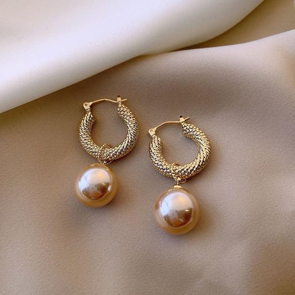 dangle & chandelier 2021 korean simple vintage simulated-pearl earrings for women elegant fashion water drop pendant jewelry, Silver
dangle & chandelier 2021 korean simple vintage simulated-pearl earrings for women elegant fashion water drop pendant jewelry, Silver
