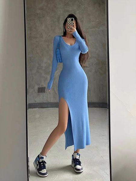 knitted autumn and winter women dress style v neck elastic tight fitting bag hip slit design mid length fashion, Black;gray
knitted autumn and winter women dress style v neck elastic tight fitting bag hip slit design mid length fashion, Black;gray