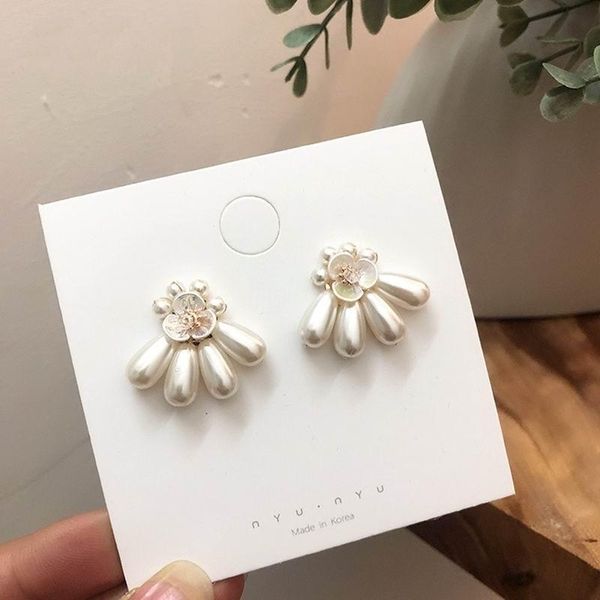 stud 2021 trendy pendientes personality crystal cubic zircon pearl beads flower shape earrings for women gift jewelry, Golden;silver
stud 2021 trendy pendientes personality crystal cubic zircon pearl beads flower shape earrings for women gift jewelry, Golden;silver