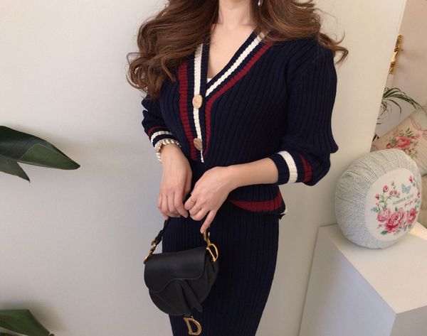 two piece dress women's autumn and winter suit, knitted v-neck sweater + high waist skirt, women's suit, White
two piece dress women's autumn and winter suit, knitted v-neck sweater + high waist skirt, women's suit, White