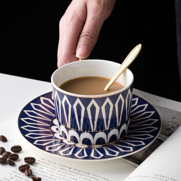 mugs coffee cup european-style small luxury tea set light ceramic nordic court style single elegant high-level exquisite
mugs coffee cup european-style small luxury tea set light ceramic nordic court style single elegant high-level exquisite