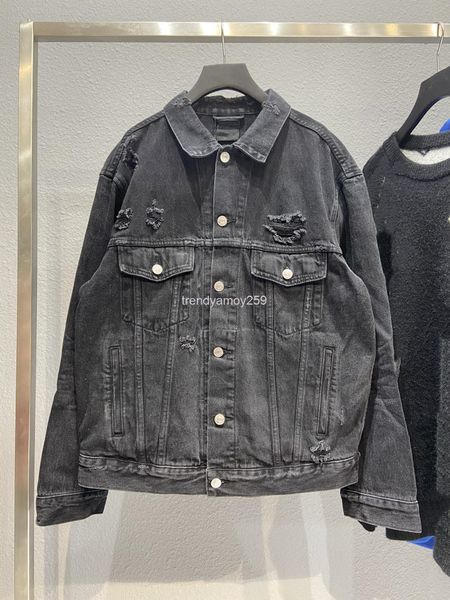 women's jackets autumn and winter high version b family letter bar code double cotton three-dimensional embroidery heavy industry br lo, Black;brown
women's jackets autumn and winter high version b family letter bar code double cotton three-dimensional embroidery heavy industry br lo, Black;brown