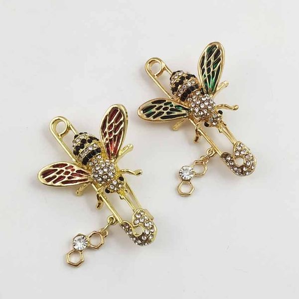 factory new fashion trend bee rhinestone oil pin versatile animal brooch straight christmas
factory new fashion trend bee rhinestone oil pin versatile animal brooch straight christmas
