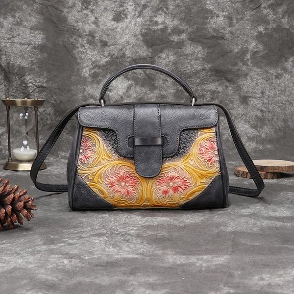 evening bags 2021 women's bag chinese style cheongsam hand painted leather head three dimensional relief portable tote
evening bags 2021 women's bag chinese style cheongsam hand painted leather head three dimensional relief portable tote