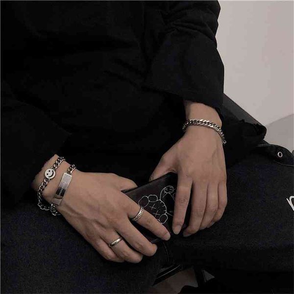 couple smiley chain bracelet english square brand design titanium steel trend men and women charms jewelry retail, Golden;silver
couple smiley chain bracelet english square brand design titanium steel trend men and women charms jewelry retail, Golden;silver