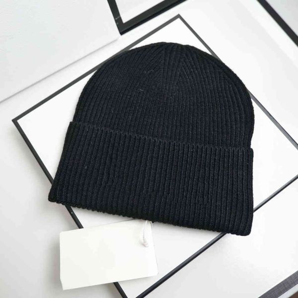 famous luxury hat men women in autumn winter new solid color to keep warm ski knitting cover wool cap, Blue;gray
famous luxury hat men women in autumn winter new solid color to keep warm ski knitting cover wool cap, Blue;gray