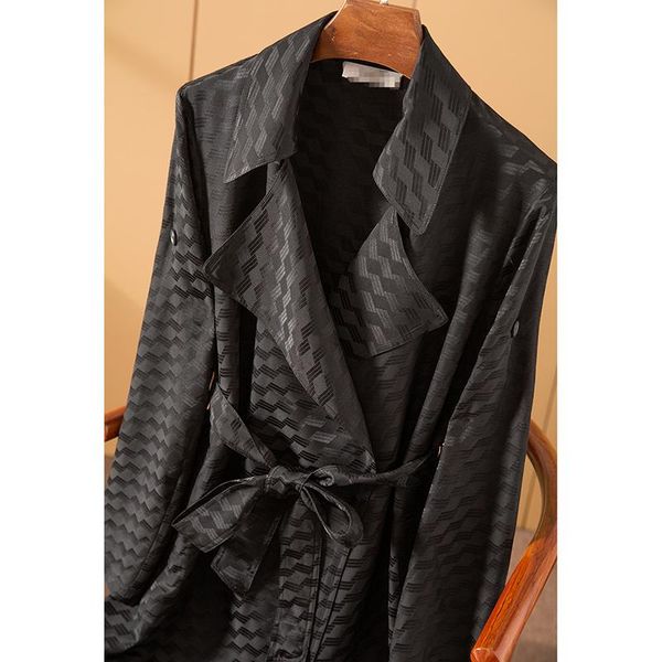 women's trench coats silk jacquard windbreaker mulberry medium long black coat 2021 spring and autumn fashion style, Tan;black
women's trench coats silk jacquard windbreaker mulberry medium long black coat 2021 spring and autumn fashion style, Tan;black