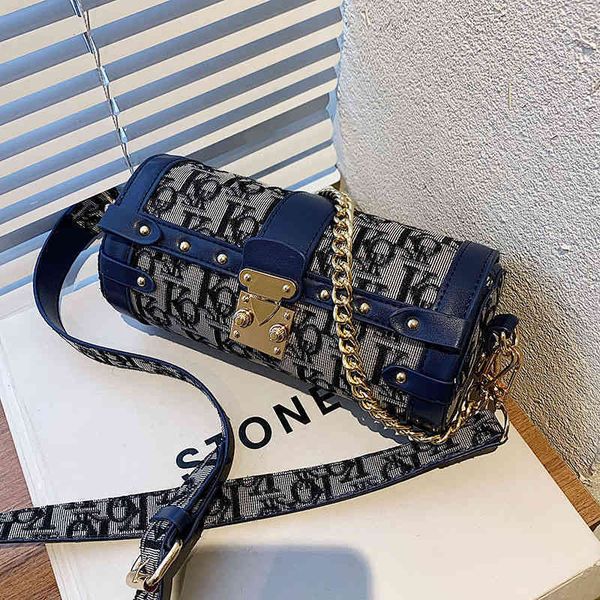 2022 factory outlet letter embroidery fashion women's cylinder korean version net red chain wide shoulder belt pillow bag 12on
2022 factory outlet letter embroidery fashion women's cylinder korean version net red chain wide shoulder belt pillow bag 12on