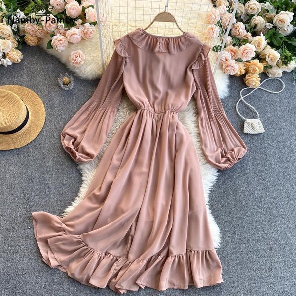 casual dresses spring french retro vestidos female v-neck puff sleeves lotus leaf slim slimming lady temperament fashion midi dress c584, Black;gray
casual dresses spring french retro vestidos female v-neck puff sleeves lotus leaf slim slimming lady temperament fashion midi dress c584, Black;gray