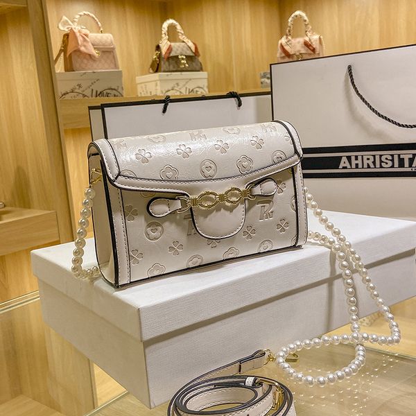 luxury handbags box small female new lock mini embossed mobile phone bag horizontal single shoulder messenger bag tide
luxury handbags box small female new lock mini embossed mobile phone bag horizontal single shoulder messenger bag tide