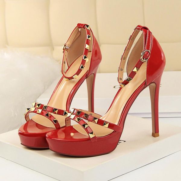 dress shoes 2021 women summer 2.5cm platform 11.5cm high heels glitter stiletto rivets sandals lady studded pumps female, Black
dress shoes 2021 women summer 2.5cm platform 11.5cm high heels glitter stiletto rivets sandals lady studded pumps female, Black