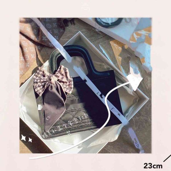 luxury handbags and storage designer bags 2021 new women's embroidered canvas mini shopping zipper single shoulder cross
luxury handbags and storage designer bags 2021 new women's embroidered canvas mini shopping zipper single shoulder cross