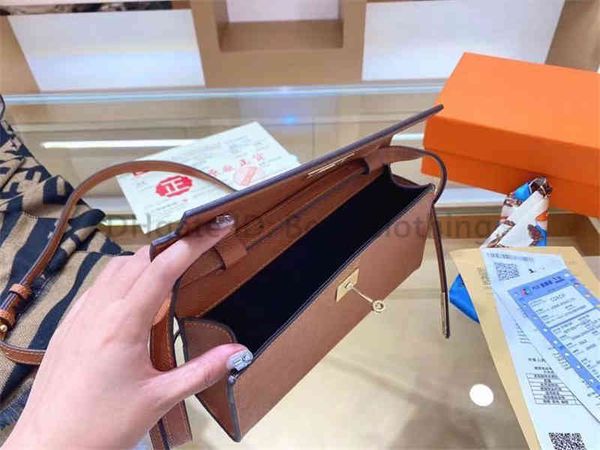 2021 luxury designer h woc fashion women satchel bags plain metallic artwork thread lock hasp flap interior comp lady totes handbags
2021 luxury designer h woc fashion women satchel bags plain metallic artwork thread lock hasp flap interior comp lady totes handbags