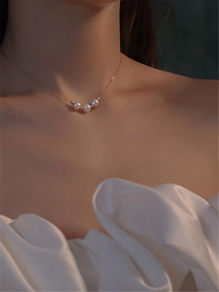 pendant necklaces 2021 simple elegant imitation pearl gold choker necklace for woman korean fashion jewelry lady's clavicle chain, Silver
pendant necklaces 2021 simple elegant imitation pearl gold choker necklace for woman korean fashion jewelry lady's clavicle chain, Silver