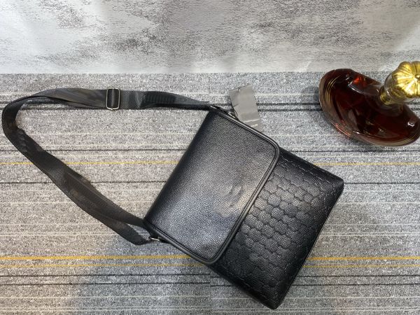 luxury designers shoulder bags messenger mens handbags tote crossbody purses womens leather clutch wallet for women letter print
luxury designers shoulder bags messenger mens handbags tote crossbody purses womens leather clutch wallet for women letter print