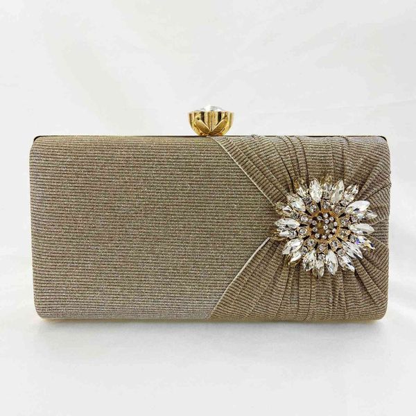 gold diamond wedding clutch purse luxury evening bags for women flower rhinestone mini handbag chain shoulder bag zd2031
gold diamond wedding clutch purse luxury evening bags for women flower rhinestone mini handbag chain shoulder bag zd2031