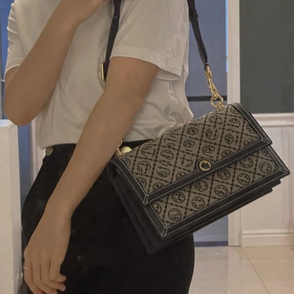 purses new fashion women's single shoulder diagonal span portable canvas organ bag simple and generous lipstick wallet handbag black fr
purses new fashion women's single shoulder diagonal span portable canvas organ bag simple and generous lipstick wallet handbag black fr