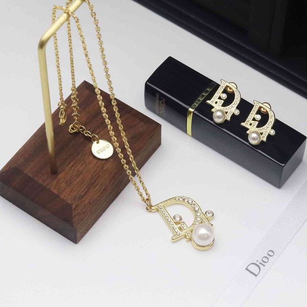 d family gold letter clavicle chain necklace 2021 dijiawang red temperament diamond pearl earrings female, Silver
d family gold letter clavicle chain necklace 2021 dijiawang red temperament diamond pearl earrings female, Silver
