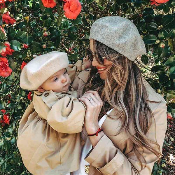 women beret fashion french artist wool hat autumn winter solid color lady warm walking cap, Blue;gray
women beret fashion french artist wool hat autumn winter solid color lady warm walking cap, Blue;gray
