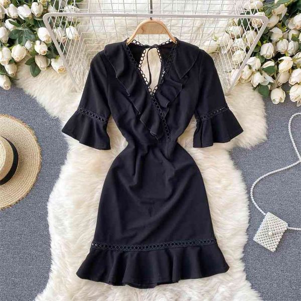 fashion holiday short-sleeved women's summer hollow v-neck slim short flare sleeve mini black dress vestidos s471 210527, Black;gray
fashion holiday short-sleeved women's summer hollow v-neck slim short flare sleeve mini black dress vestidos s471 210527, Black;gray