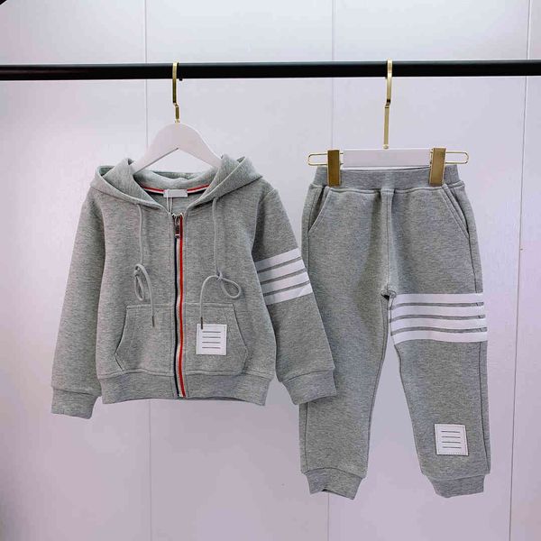 2021ss new style hooded zipper jacket with foot-closed casual pants suit classic hooded set leisure sports tracksuit, White
2021ss new style hooded zipper jacket with foot-closed casual pants suit classic hooded set leisure sports tracksuit, White