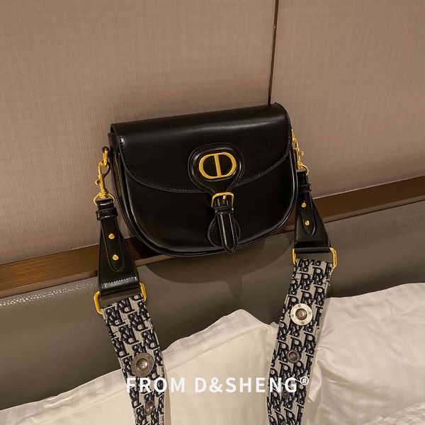 diofifi 2021 new lock youth handle hidden women's diamond solid color chain bag
diofifi 2021 new lock youth handle hidden women's diamond solid color chain bag