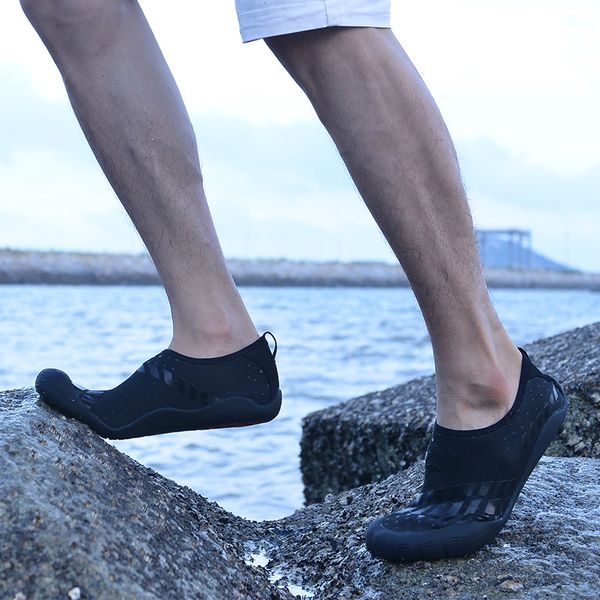 2021 mens women sport running shoes sandy beach fashion black blue red outdoor sneakers size 36-46 wy21-1786
2021 mens women sport running shoes sandy beach fashion black blue red outdoor sneakers size 36-46 wy21-1786