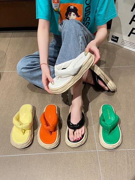 slippers thick bottom increased ladies summer simple and versatile pure color flip-flops, Black
slippers thick bottom increased ladies summer simple and versatile pure color flip-flops, Black