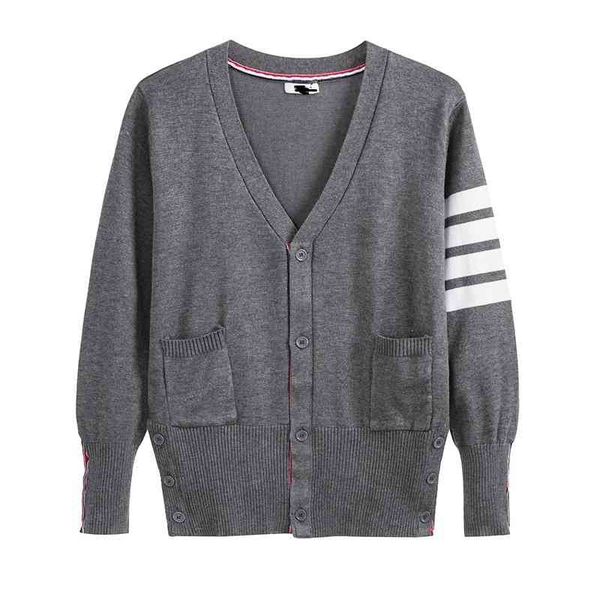 sweaters women's spring autumn tb knitted cardigan men's and women's net infrared wear long sleeve v-neck sweater coat couple, White;black
sweaters women's spring autumn tb knitted cardigan men's and women's net infrared wear long sleeve v-neck sweater coat couple, White;black