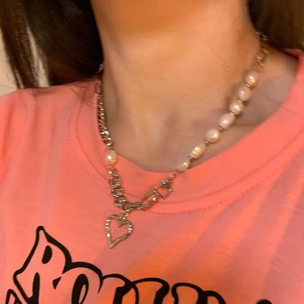 chains fashion vintage baroque simulation pearl geometric silver color chain irregular heart pendant choker necklaces for women jewelry
chains fashion vintage baroque simulation pearl geometric silver color chain irregular heart pendant choker necklaces for women jewelry