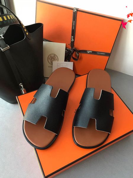 2021 designer fashion luxurys men slippers summer beach genuine leather rivet slipper flip flops sandals man casual flat slides with box lar, Black
2021 designer fashion luxurys men slippers summer beach genuine leather rivet slipper flip flops sandals man casual flat slides with box lar, Black