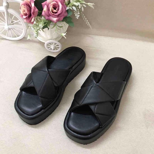 70% off wholesale flip-flops simple fashion platform slippers cross open toe sandals all-match soft comfortable women's shoes, Black
70% off wholesale flip-flops simple fashion platform slippers cross open toe sandals all-match soft comfortable women's shoes, Black