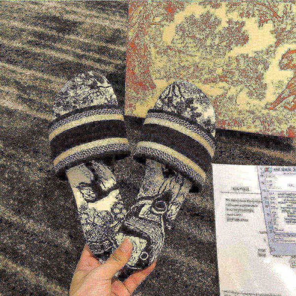 sandals slippersnew women 2021 slippers embroidery floral brocade flip flops luxuries loafers striped beach genuine leather dazzle flow zlyz, Black
sandals slippersnew women 2021 slippers embroidery floral brocade flip flops luxuries loafers striped beach genuine leather dazzle flow zlyz, Black