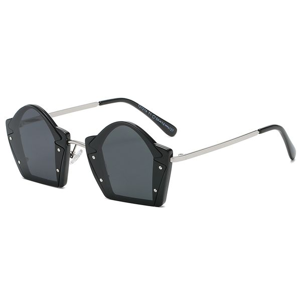 sunglasses for kids or childs suitable 5 to10 year old fashion glass lenses summer outdoor useing traveling baby gift, White;black
sunglasses for kids or childs suitable 5 to10 year old fashion glass lenses summer outdoor useing traveling baby gift, White;black