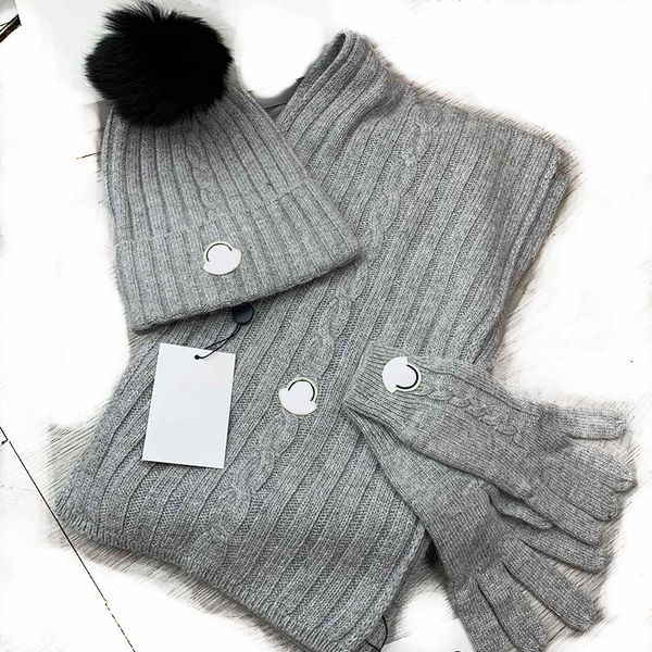 winter designer scarf hat gloves classic suit curved cashmere beanie cap luxury scarves designers men sports warm ski glovess hats, Blue;gray
winter designer scarf hat gloves classic suit curved cashmere beanie cap luxury scarves designers men sports warm ski glovess hats, Blue;gray