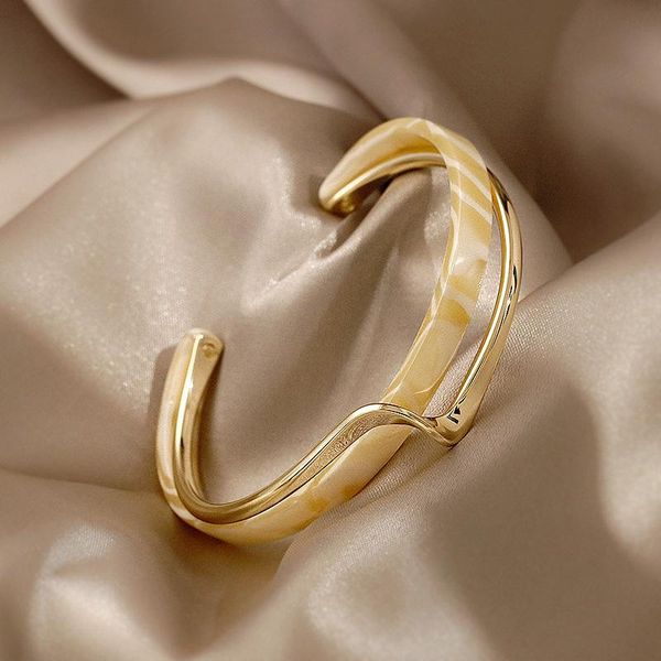 charm bracelets trendy luxury white shell curved texture for women fashion party classic on hand vintage jewelry, Golden;silver
charm bracelets trendy luxury white shell curved texture for women fashion party classic on hand vintage jewelry, Golden;silver