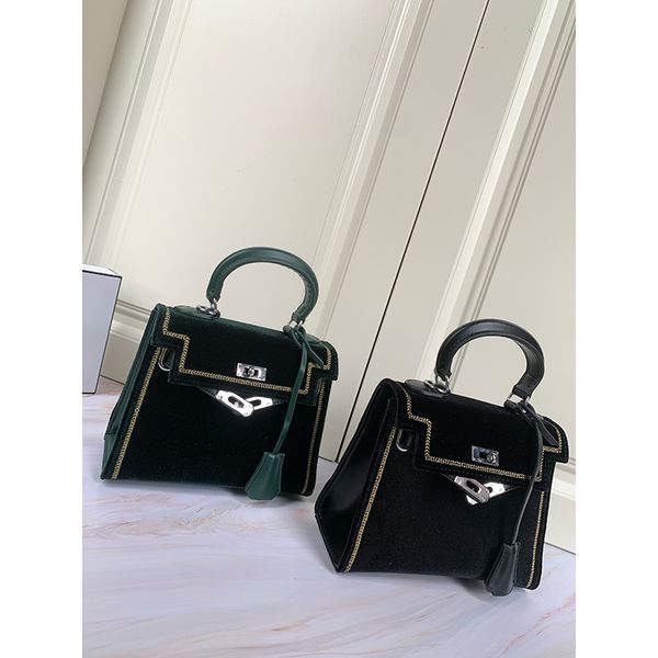 women's fashion new mini versatile one shoulder messenger velvet portable kelly bag suede embroidery
women's fashion new mini versatile one shoulder messenger velvet portable kelly bag suede embroidery