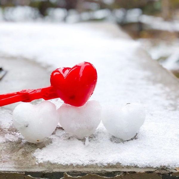 1pc Snow Snowball Maker Clip Maker Snow Sand Mold Tool Winter Kids Children Doll Toys For Kids Girl Boy Birthday Gift
1pc Snow Snowball Maker Clip Maker Snow Sand Mold Tool Winter Kids Children Doll Toys For Kids Girl Boy Birthday Gift