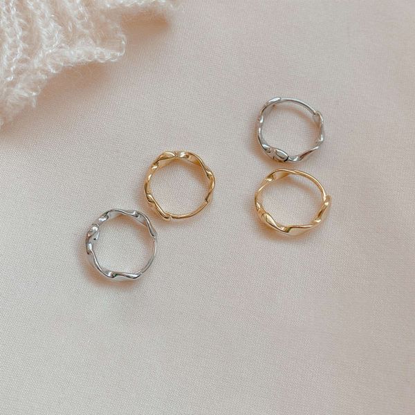 korean simple small versatile 925 pure silver earrings, feminine temperament and cool style, Black
korean simple small versatile 925 pure silver earrings, feminine temperament and cool style, Black